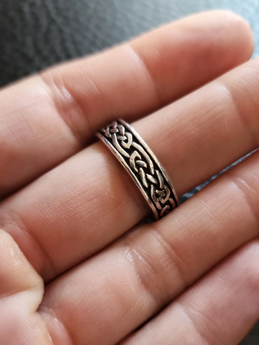 Sterling Silver Celtic Knot Pattern Ring- Size 8.75